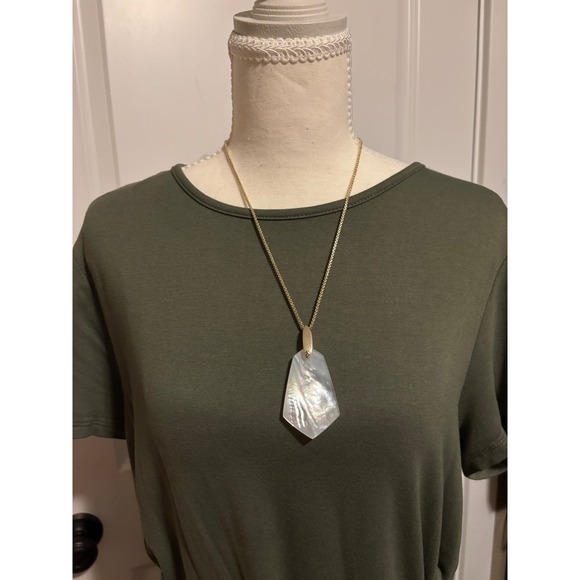 Kendra Scott Jewelry - Kendra Scott Inez Long Pendant Necklace Gold Iridescent Mother of Pearl Shell